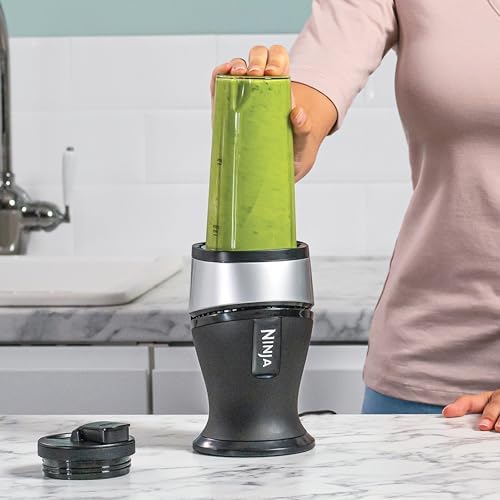 Mixer subțire Ninja 700 W și aparat pentru smoothie, 2 cești de 470 ml cu capac, mixer personal, zdrobește gheață și fructe congelate, argintiu/negru QB3001UKS - imagine 5